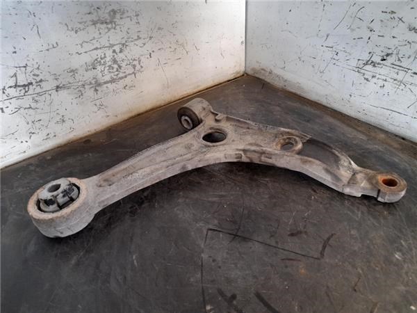 Wahacz zawieszenia przedniego dolny prawy 3521P1 PEUGEOT