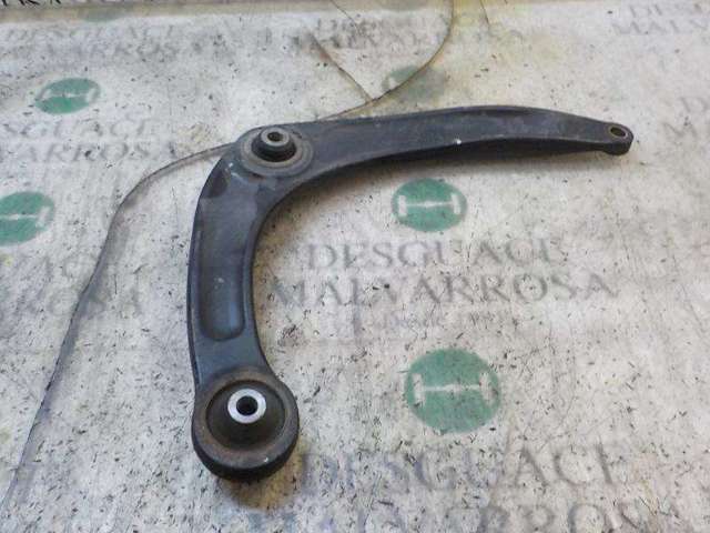 Wahacz zawieszenia przedniego dolny prawy 3521P3 PEUGEOT