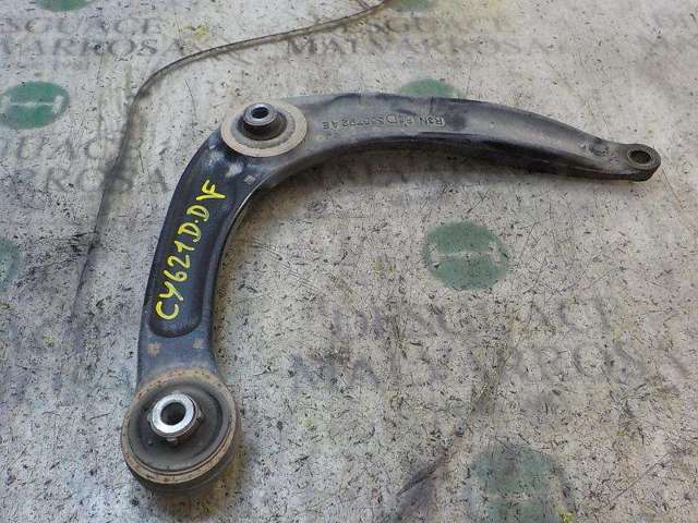 Wahacz zawieszenia przedniego dolny prawy 3521P3 PEUGEOT