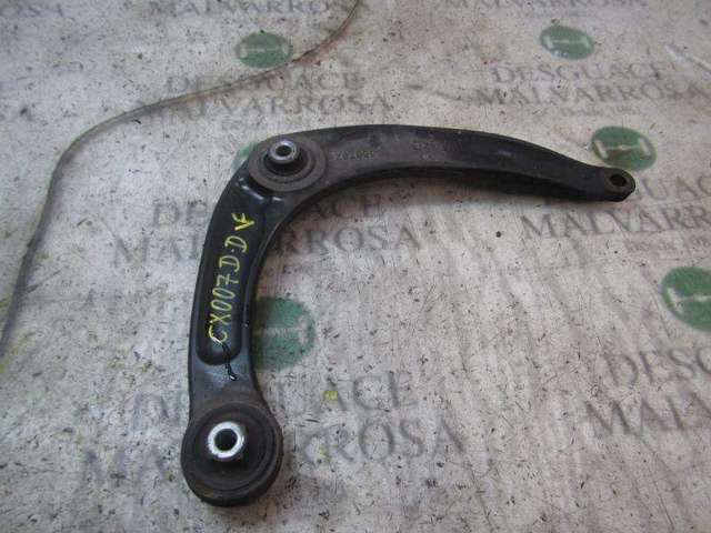 Wahacz zawieszenia przedniego dolny prawy 3521P3 PEUGEOT