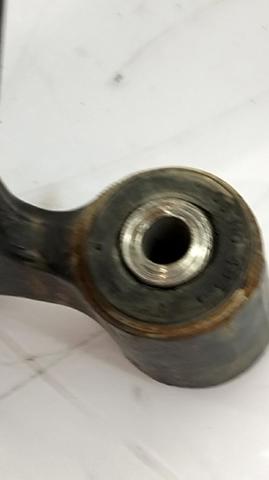 Wahacz zawieszenia przedniego dolny prawy 3521R4 PEUGEOT