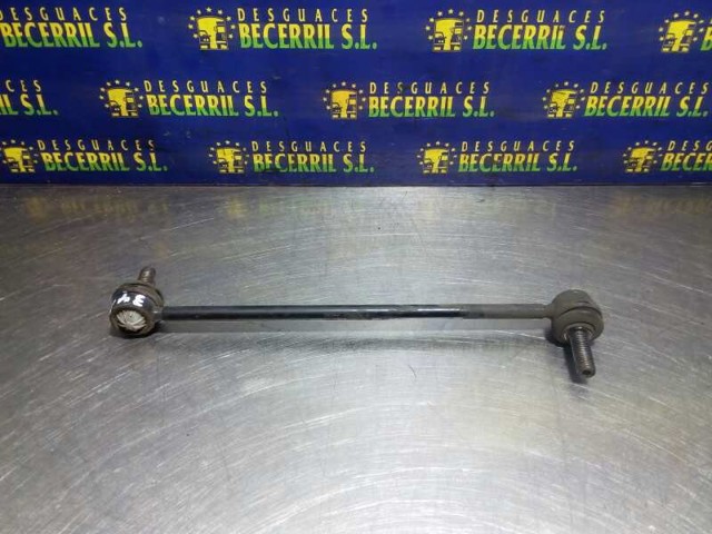 Silentblock przedniego wahacza dolnego 352343 PEUGEOT