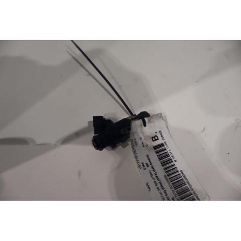 Wtryskiwacz paliwa 353102B000 HYUNDAI