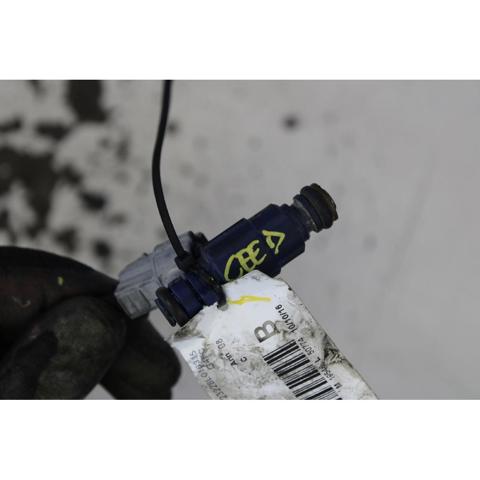 Wtryskiwacz paliwa 353102B000 HYUNDAI