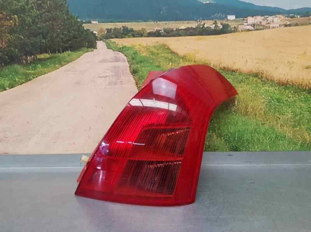 Lampa zespolona tylna prawa 3565062J00000 SUZUKI
