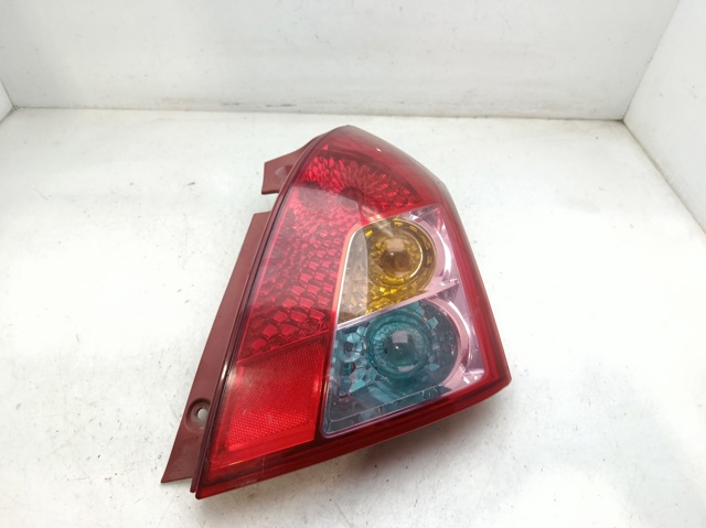 Lampa zespolona tylna lewa 3567062J00 SUZUKI