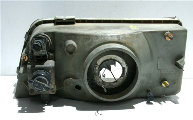 Reflektor prawy 35680748 FIAT