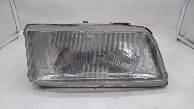 Reflektor prawy 35680748 PEUGEOT