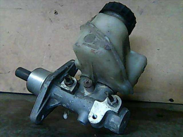 Główny cylinder hamulców 357611019B VAG