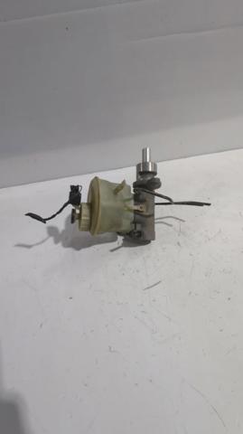 Główny cylinder hamulców 357611019B VAG