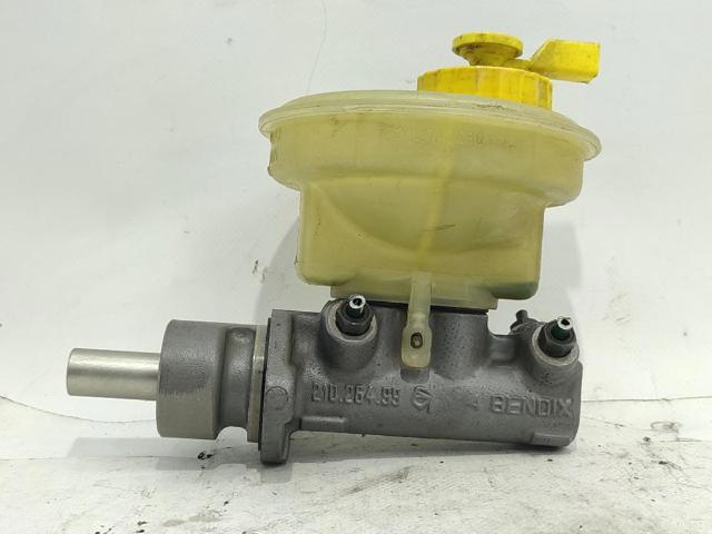 Główny cylinder hamulców 357611019B VAG