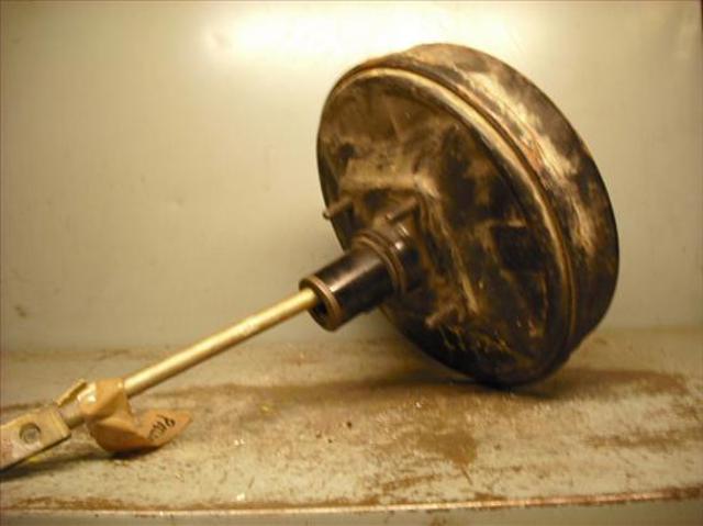 Wzmacniacz próżniowy hamulców Volkswagen Jetta 2 19E, 1G2, 165, 167