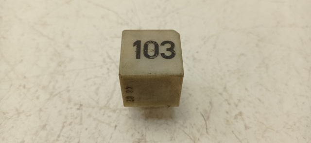 Przekaźnik świec żarowych 357911253 VAG