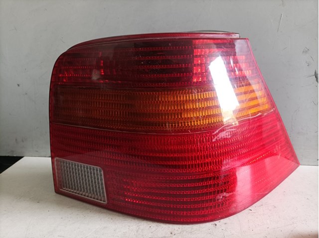 Lampa zespolona tylna prawa 37740719 VAG