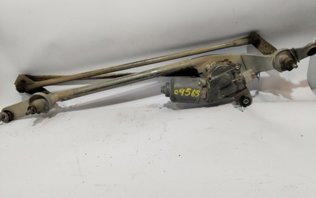 Silniczek wycieraczki szyby przedniej 3811065J00 SUZUKI