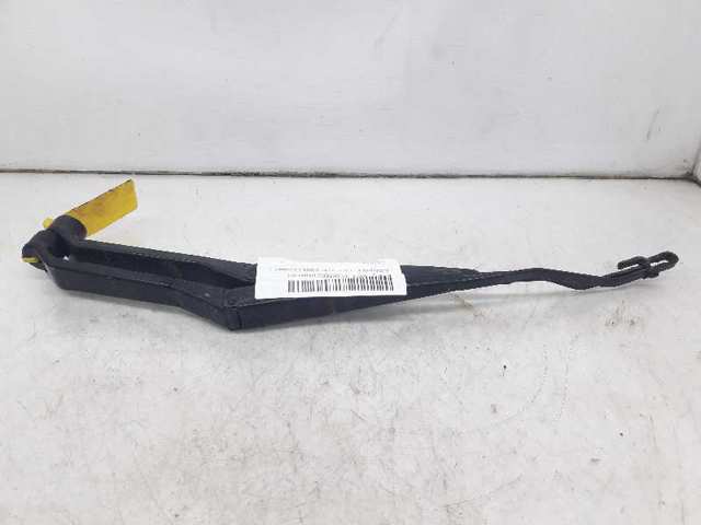 Ramię wycieraczki szyby przedniej 3833065J00000 SUZUKI