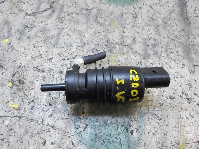 Pompka spryskiwacza szyby przedniej 3841068L00 SUZUKI