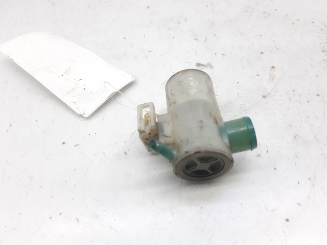 Pompka spryskiwacza szyby przedniej 3841068L00000 SUZUKI