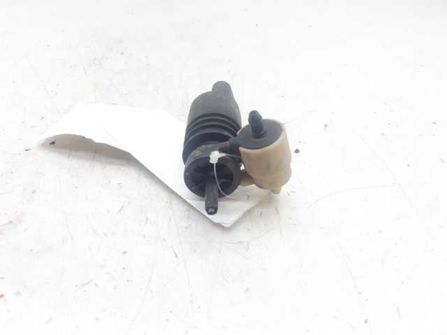Pompka spryskiwacza szyby przedniej 3841086G00000 SUZUKI