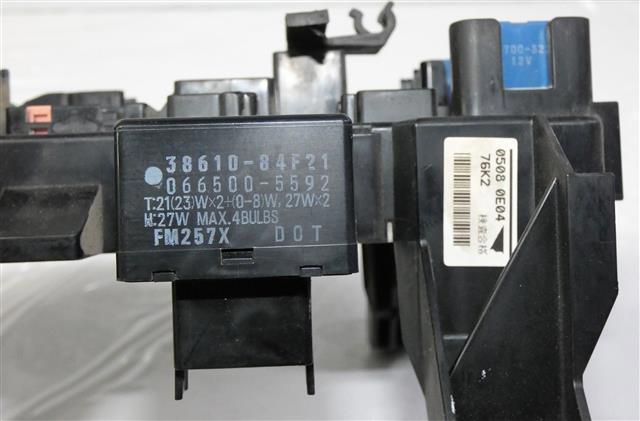 Przekaźnik kierunkowskazów Suzuki Swift 3 RS