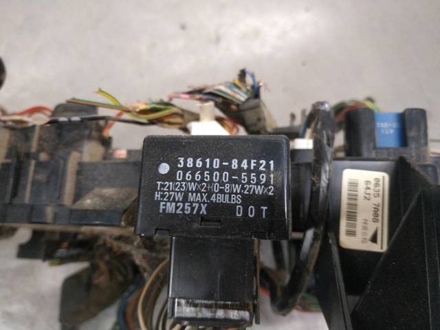 Przekaźnik kierunkowskazów Suzuki Swift 3 RS