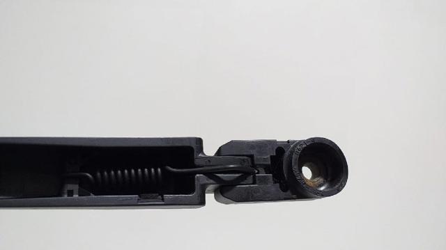 Ramię wycieraczki szyby tylnej 3882165J00000 SUZUKI