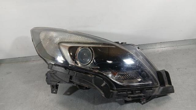 Reflektor prawy 39009022 OPEL