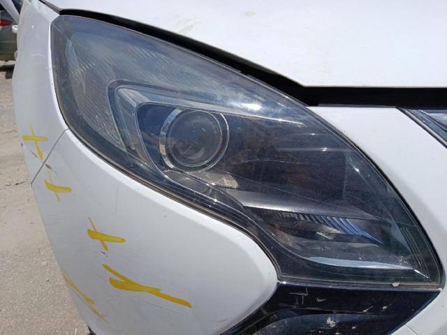Reflektor prawy 39009022 OPEL