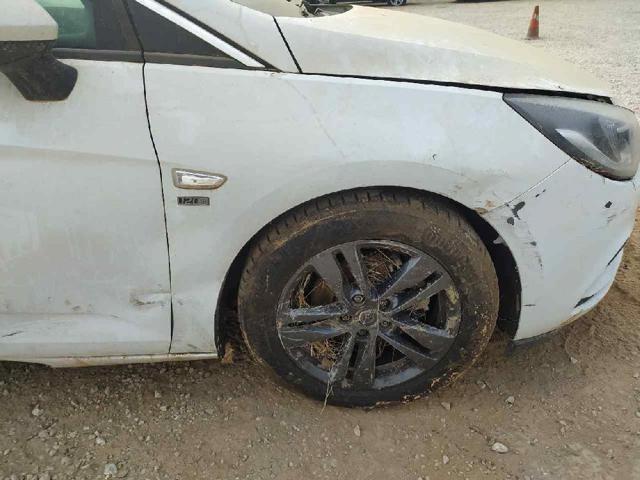 Błotnik przedni prawy Opel Astra