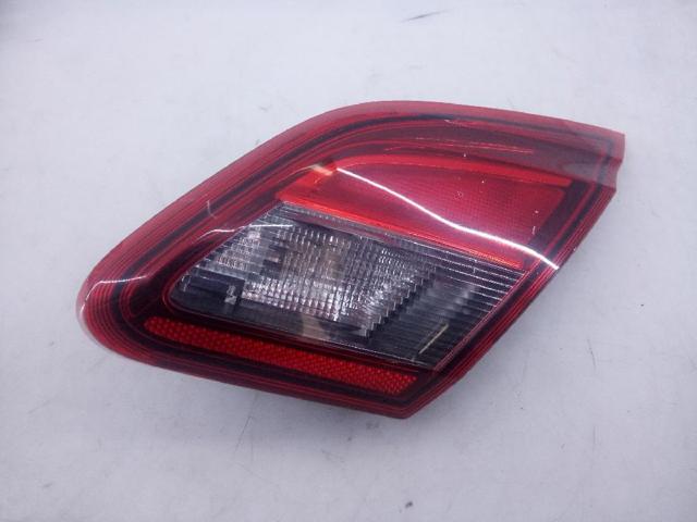 Lampa zespolona tylna prawa wewnętrzna 39012624 OPEL