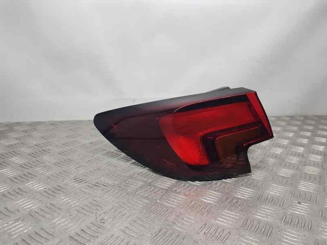 Lampa zespolona tylna lewa zewnętrzna 39015943 OPEL