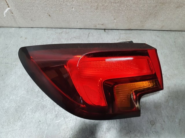 Lampa zespolona tylna lewa zewnętrzna 39015943 OPEL