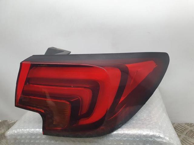 Lampa zespolona tylna prawa zewnętrzna 39015946 OPEL