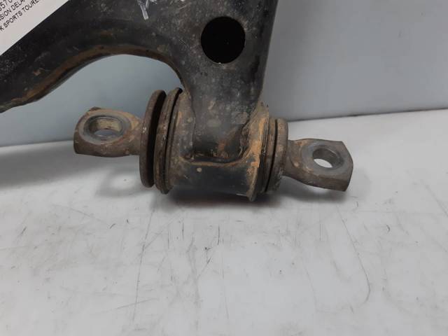 Wahacz zawieszenia przedniego dolny lewy 39021472 OPEL