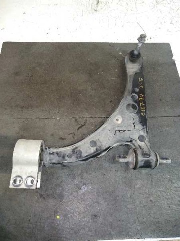 Wahacz zawieszenia przedniego dolny lewy 39021472 OPEL