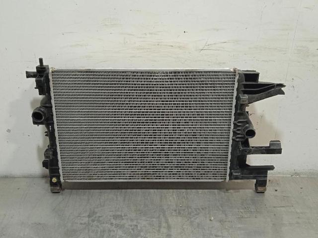 Chłodnica silnika 39074665 OPEL