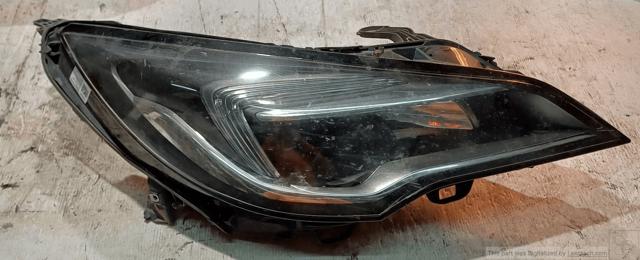 Reflektor prawy 39081893 OPEL