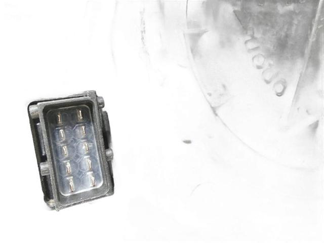 Reflektor prawy 39081893 OPEL