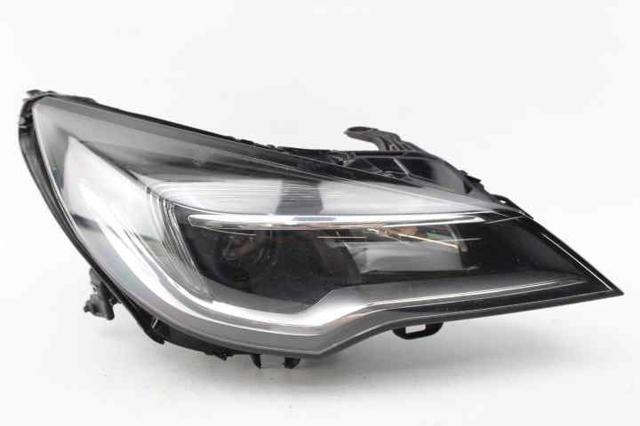 Reflektor prawy 39081893 OPEL