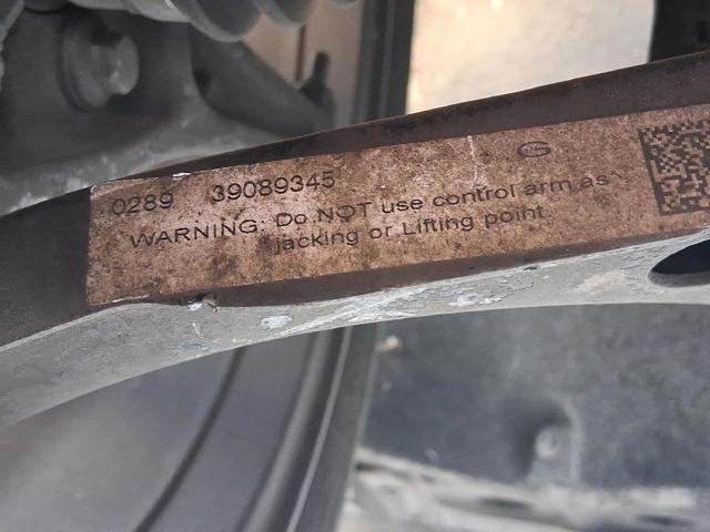 Wahacz zawieszenia przedniego dolny prawy 39089345 OPEL