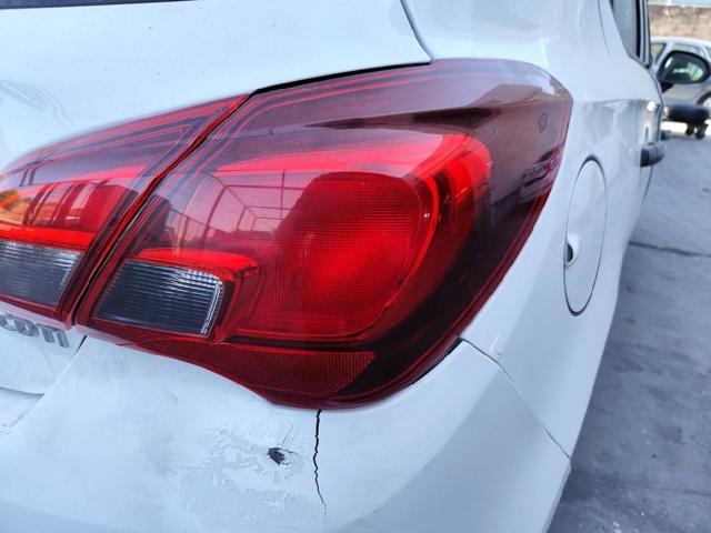 Lampa zespolona tylna prawa zewnętrzna 39090648 OPEL