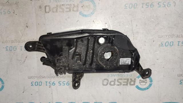 Lampa przeciwmgielna prawa 39098908 OPEL