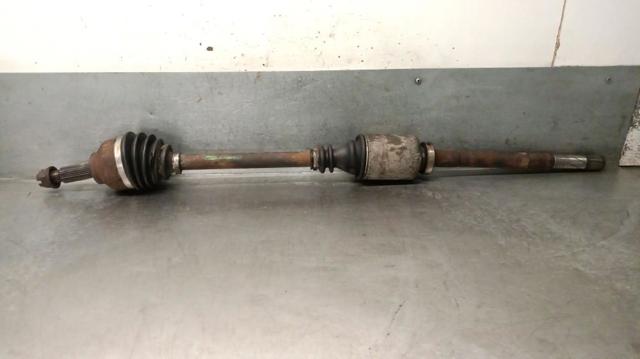 Półoś napędowa przednia prawa 391002150R RENAULT
