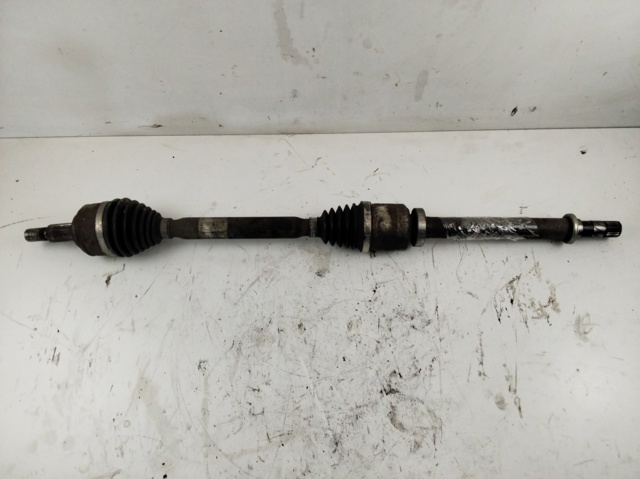 Półoś napędowa przednia prawa 391007374R RENAULT