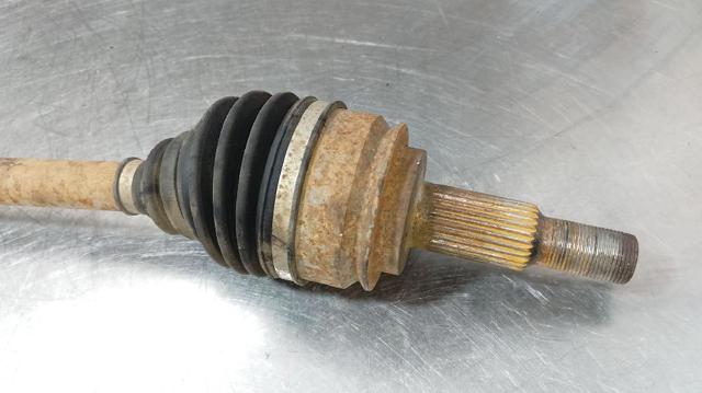 Półoś napędowa przednia prawa 391007525R MERCEDES