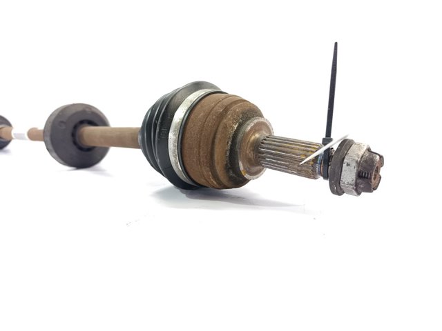 Półoś napędowa przednia prawa 391007857R RENAULT
