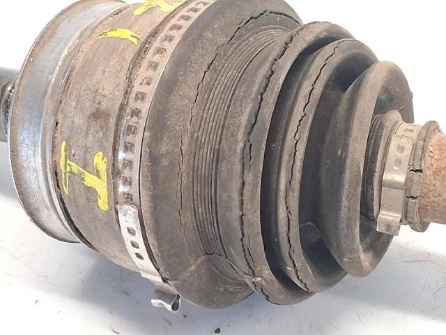 Półoś napędowa przednia 391007F00A NISSAN