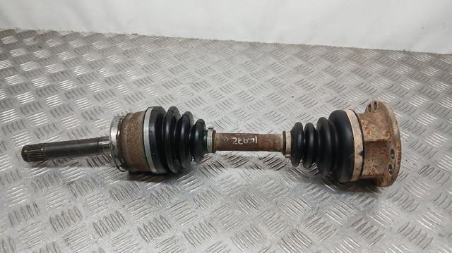 Półoś napędowa przednia 391007F00A NISSAN
