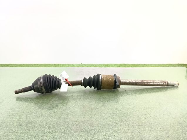 Półoś napędowa przednia prawa 39100BB02B NISSAN
