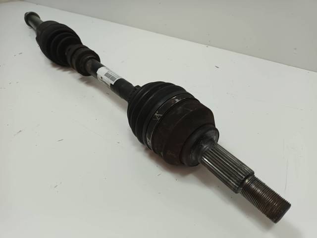 Półoś napędowa przednia prawa 39100BB02B NISSAN